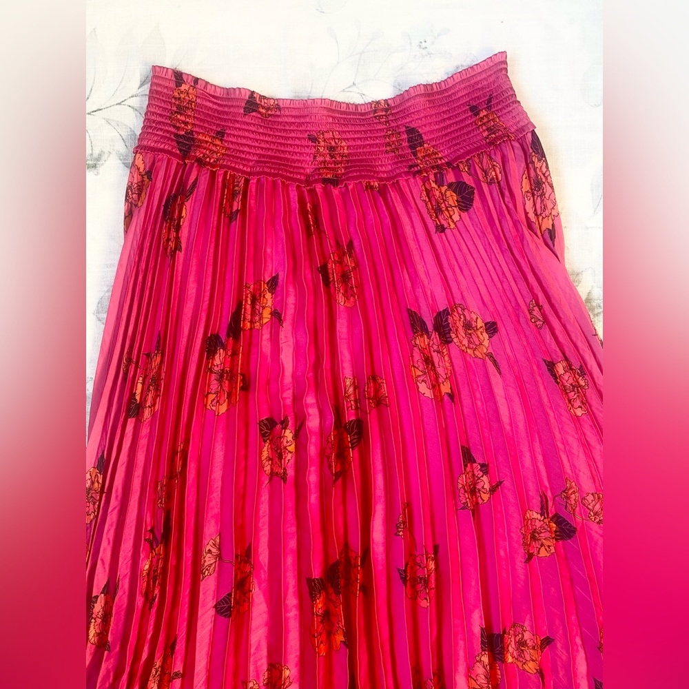 Large Banana Republic Floral Satin Pleated Midi Skirt Size Hot Pink, Flowy - Picture 7 of 13
